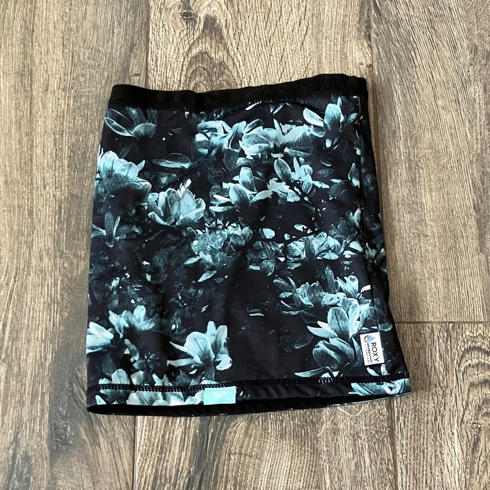 Roxy neck warmer/cover